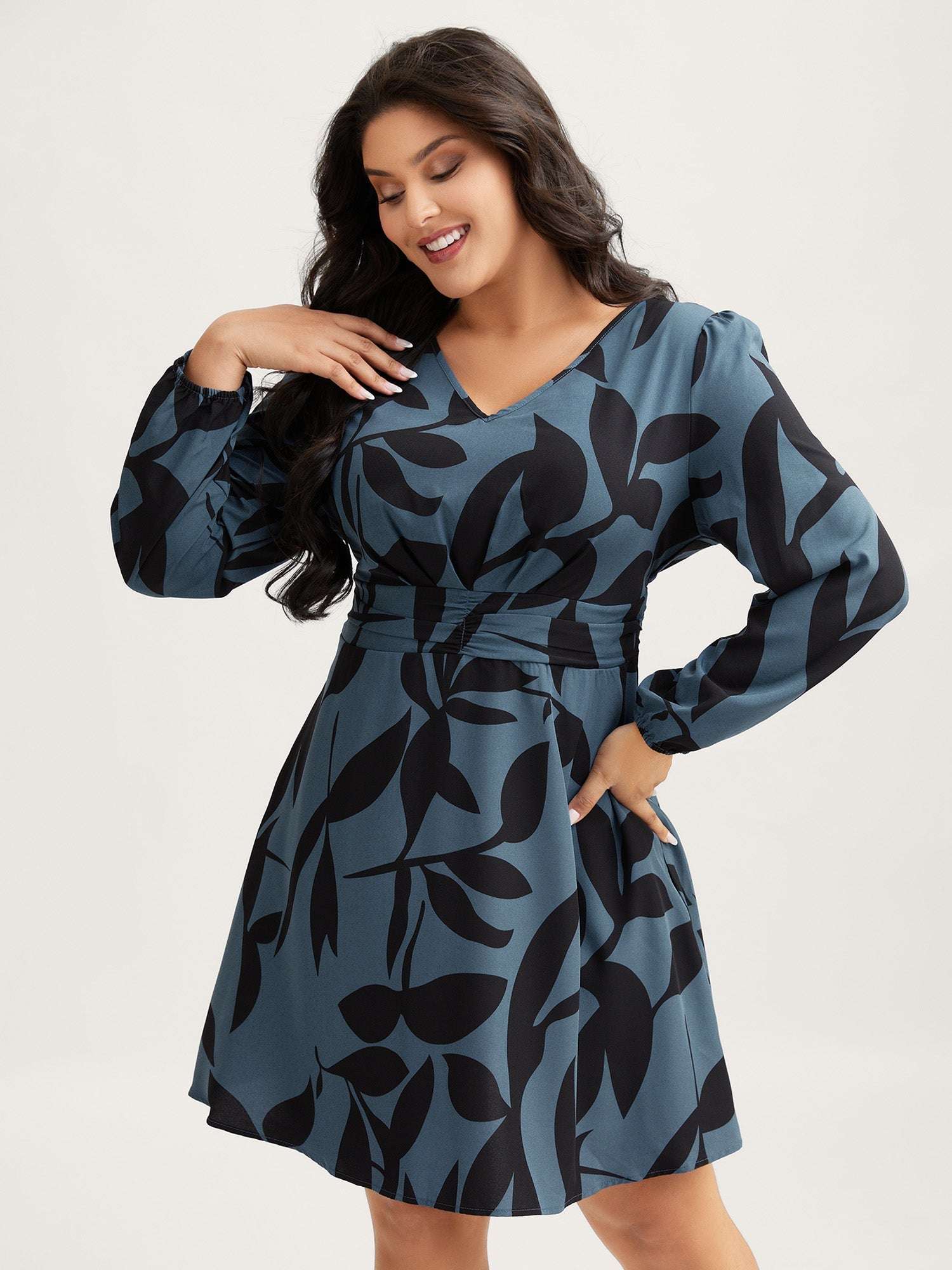 Silhouette Flower Print Shirred Waist Knee-Length Dress