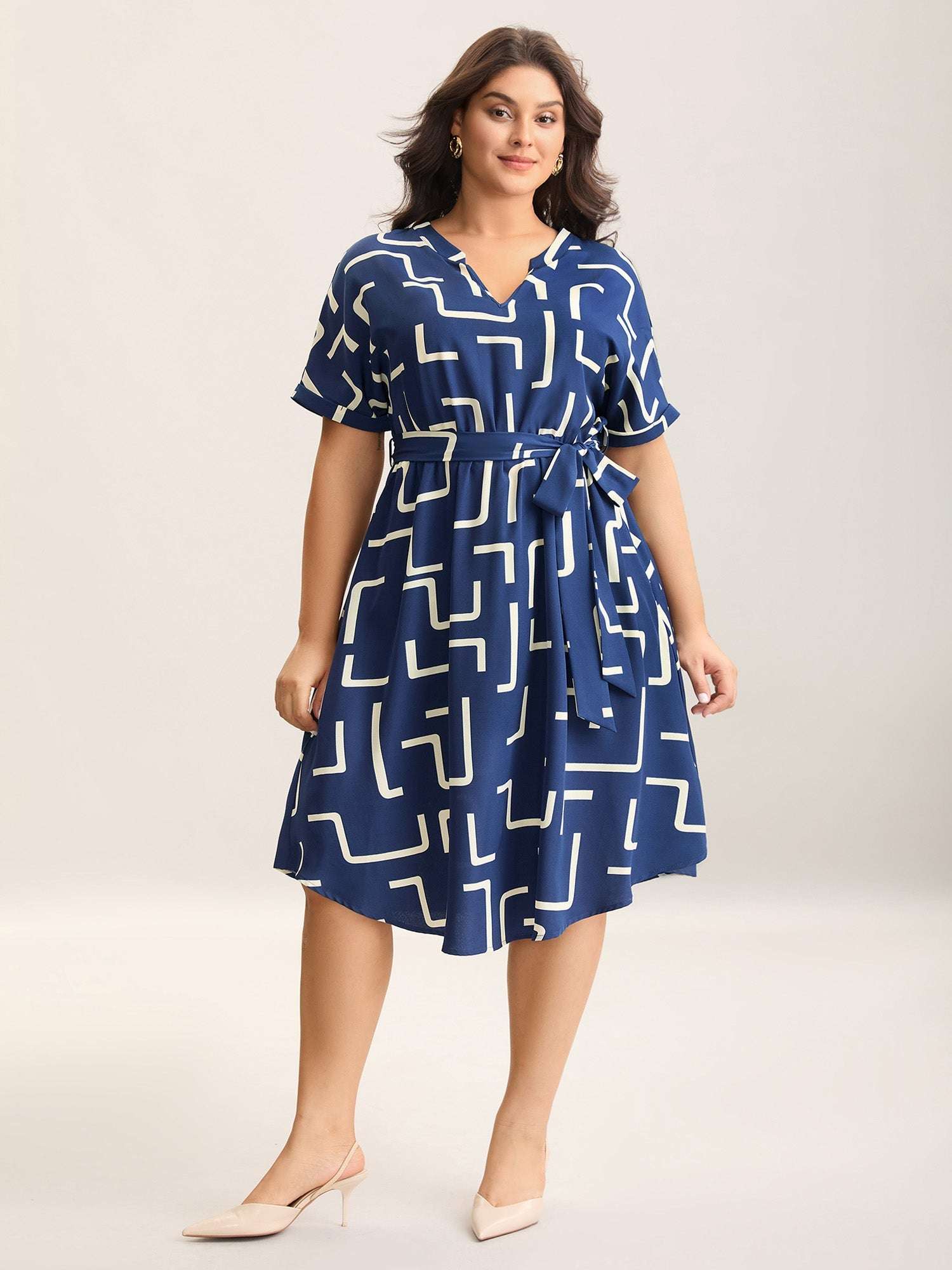 Geometric Print Curved Hem Midi Dress