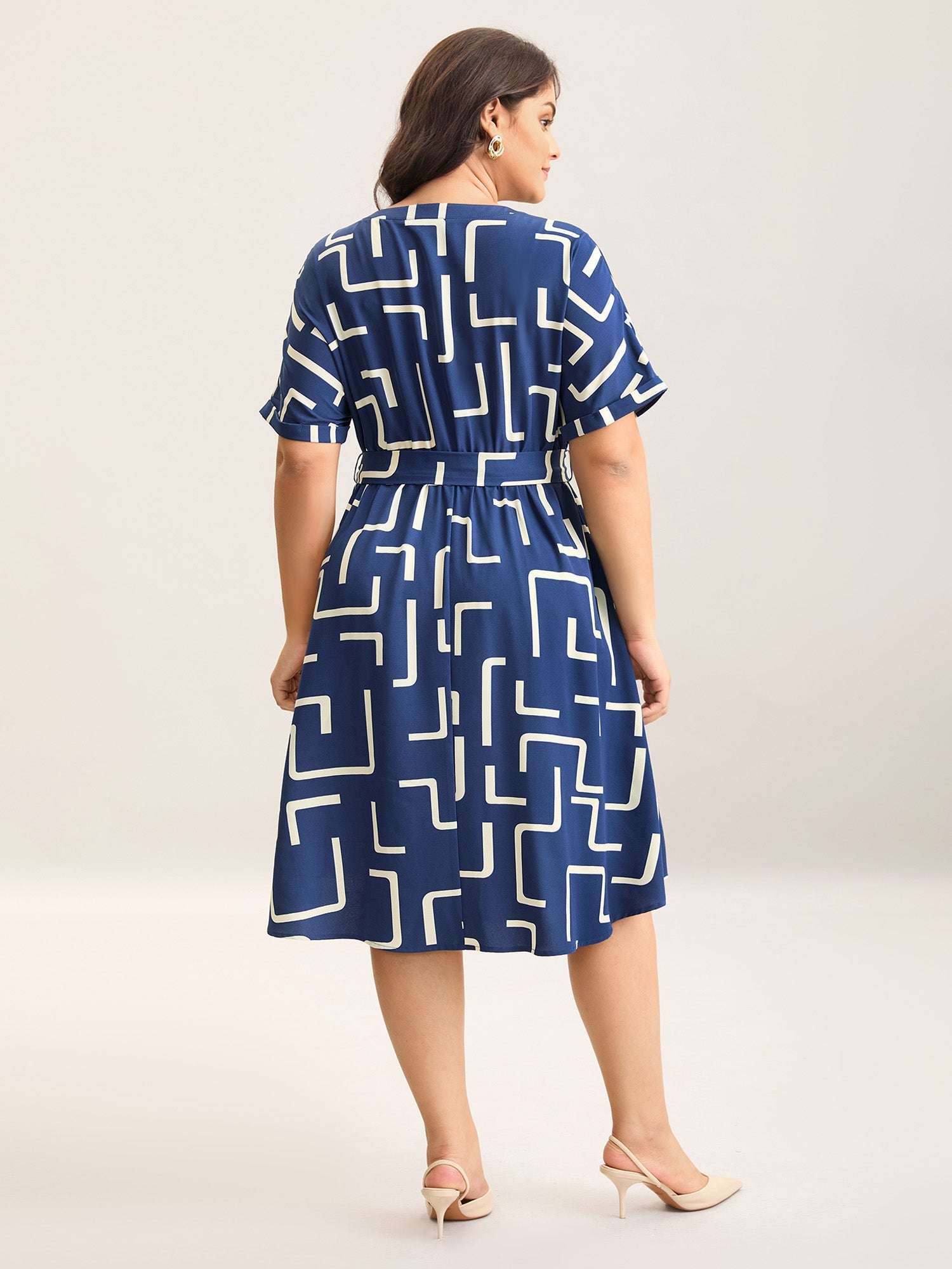 Geometric Print Curved Hem Midi Dress